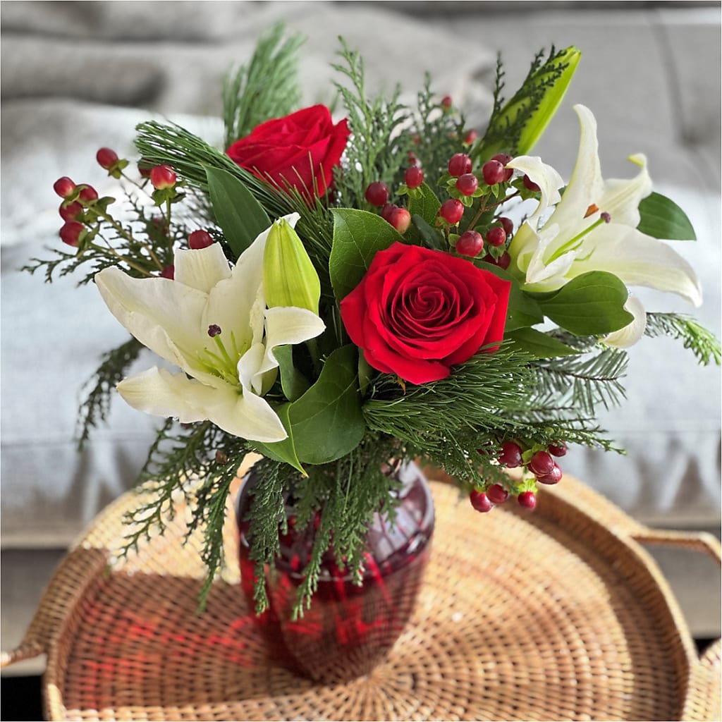 Evergreen Delight Bouquet – A&L FLORAL, Hamilton NJ