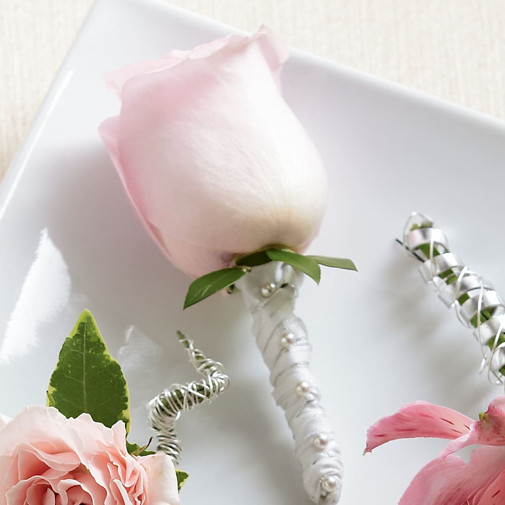 Pink Rose Boutonniere – A&L FLORAL, Hamilton NJ