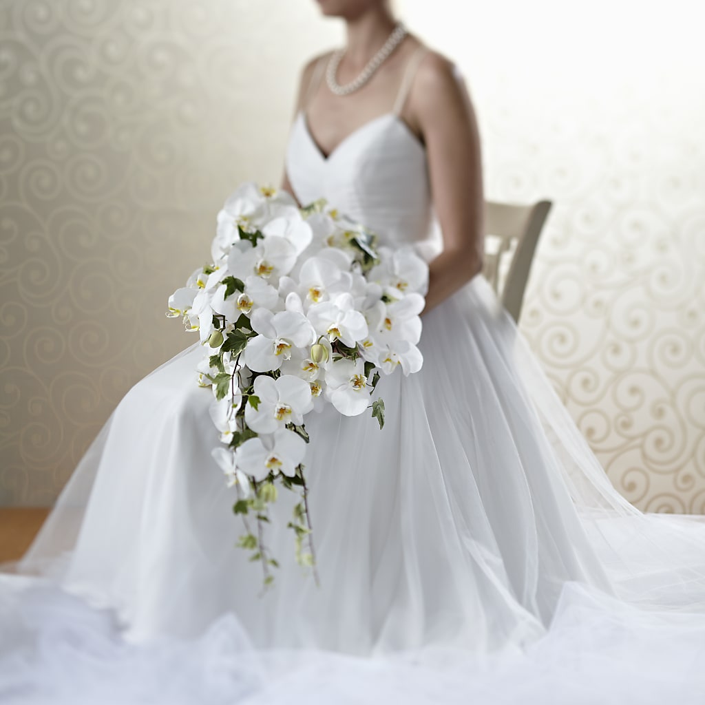 Classic White Bouquet – A&L FLORAL, Hamilton NJ