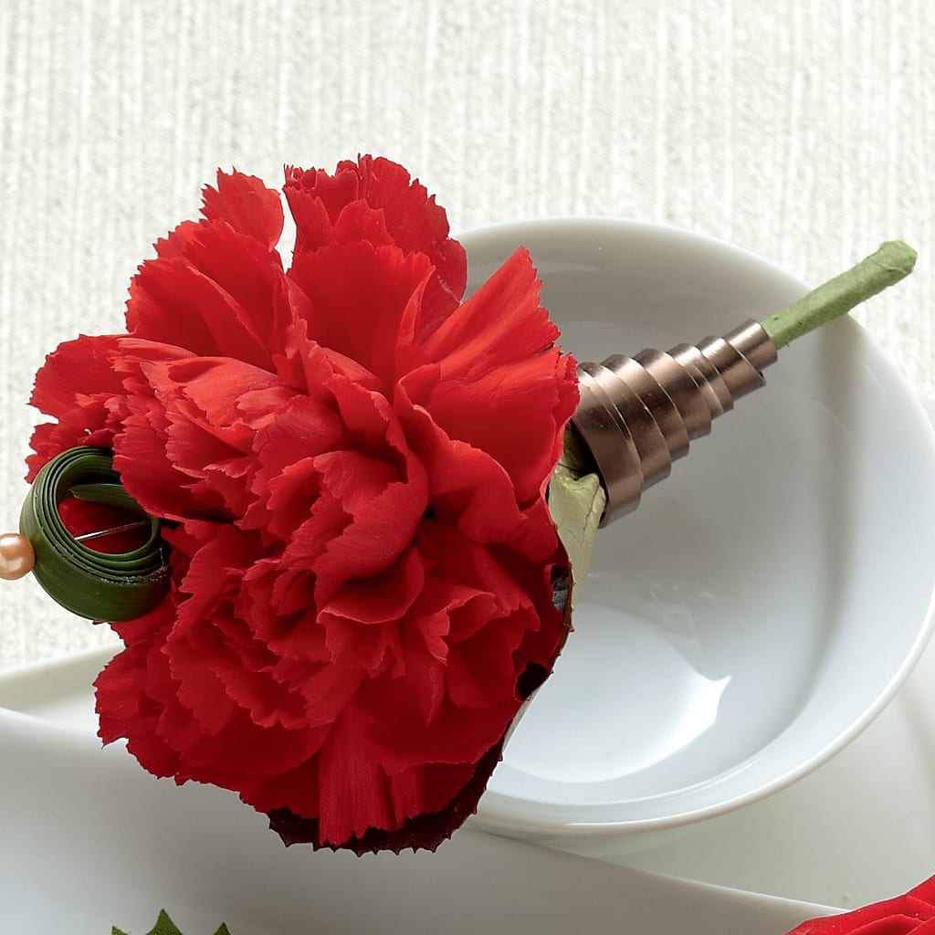 Red Carnation Boutonniere – A&L FLORAL, Hamilton NJ