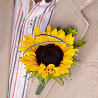Free Spirit Boutonniere – A&L FLORAL, Hamilton NJ